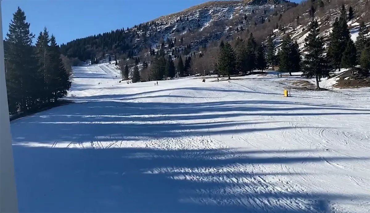 Dijete poginulo na skijalištu u Sloveniji, zabilo se u drvo