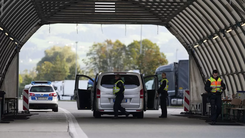 Austrija će privremeno zaustaviti spajanje porodica za migrante