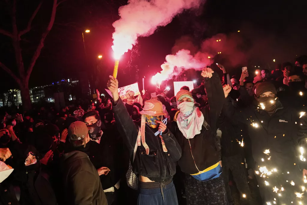 Privedene 343 osobe tokom protesta u Turskoj