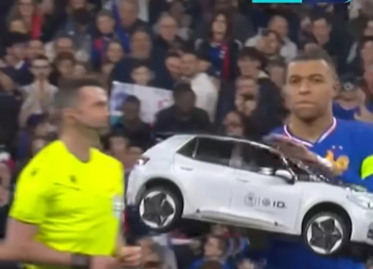 Kad zakaže tehnologija, Mbappe uzme stvar u svoje ruke