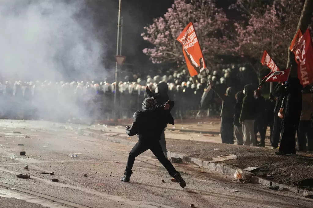 Zašto eskaliraju protesti u Turskoj nakon hapšenja gradonačelnika Istanbula?