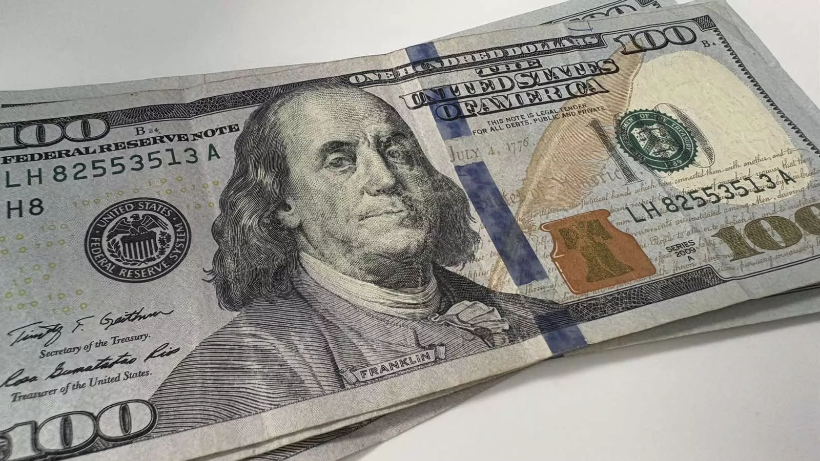 Američka ekonomija pala prvi put u tri godine