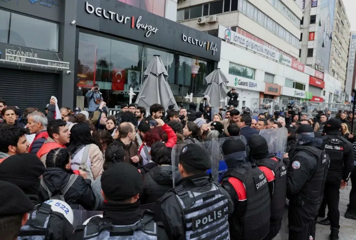 U istanbulskim demonstracijama privedene stotine ljudi