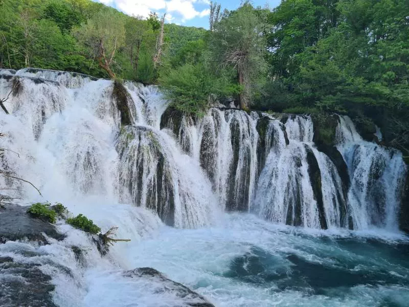 Prvomajski turizam u Krajini; Sunce, Una i stotine gostiju u Martin Brodu