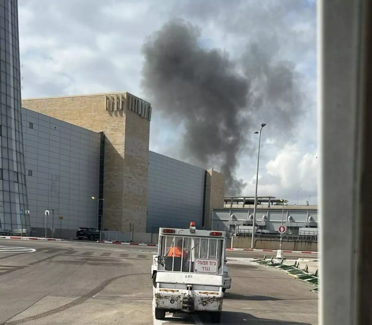 Huti raketirali aerodrom u Tel Avivu: Velike aviokompanije obustavljaju letove