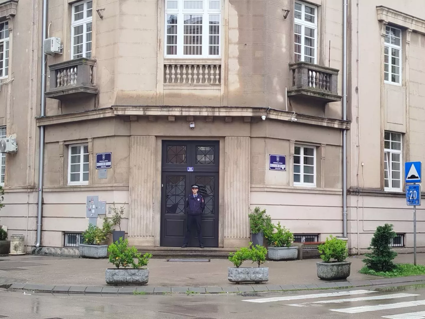 Policija drugi put ove sedmice provjerava dojavu o bombama u dvije banjalučke škole