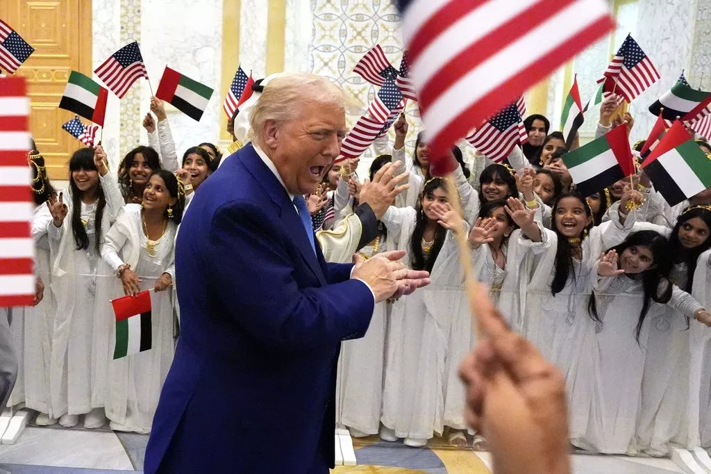 Doček Trumpa u Abu Dabiju izazvao burne reakcije