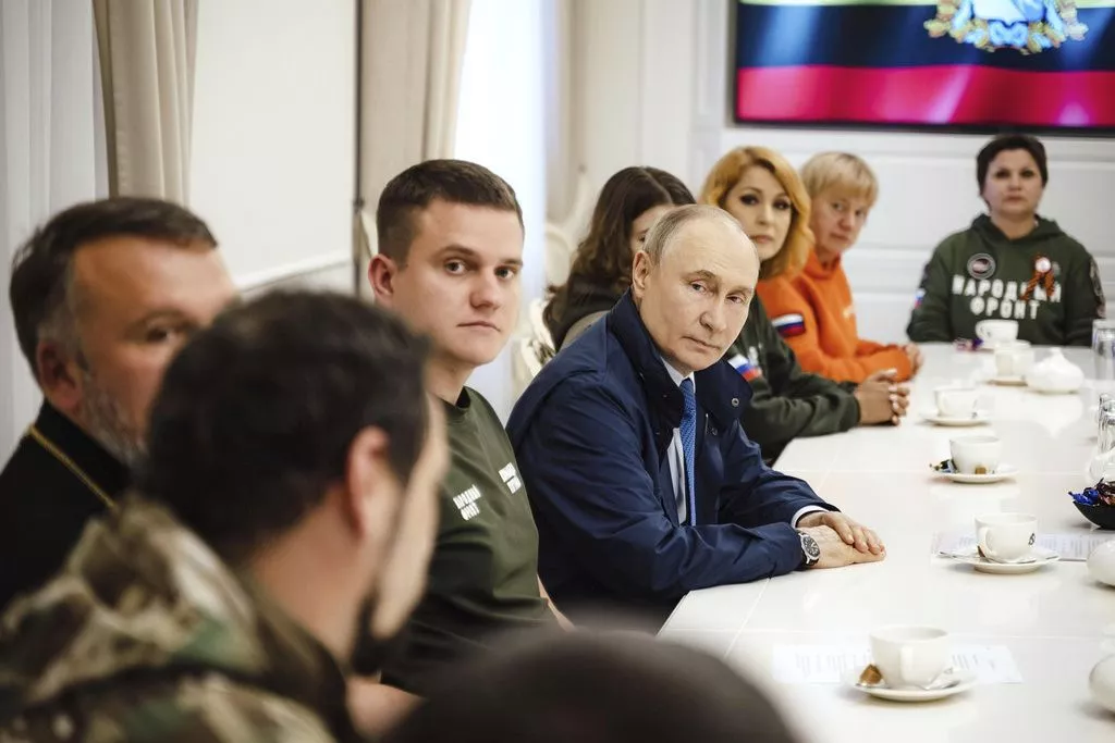 Putin posjetio Kursku oblast prvi put nakon povlačenja ukrajinskih snaga