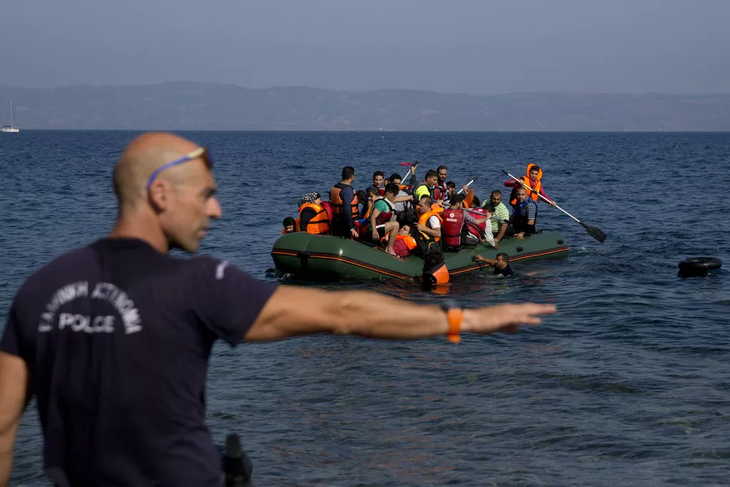 Novi talas migracija: Tokom noći na Krit se iskrcalo više od 400 migranata