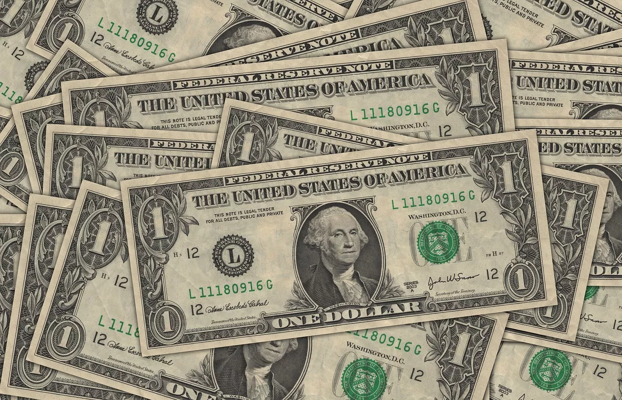 Američki dolar značajno pao u odnosu na rublju