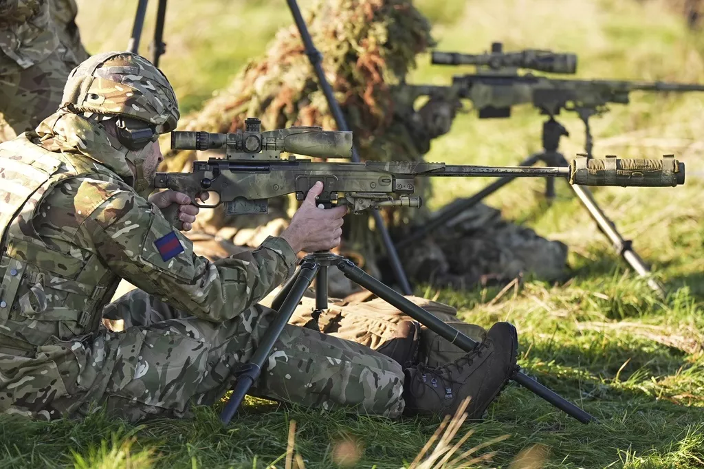 Britanija se naoružava: Kupuju 7.000 projektila dugog dometa