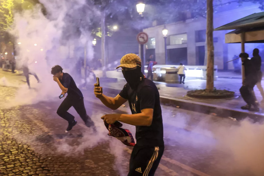 Dva navijača poginula tokom proslave titule PSG-a u Parizu