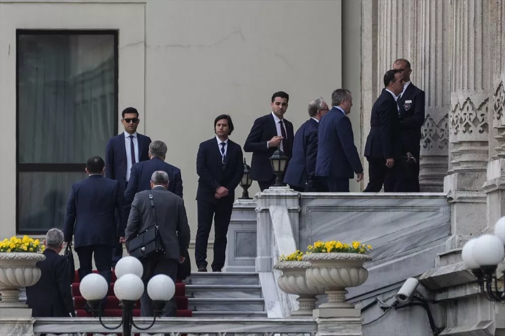 Delegacije Rusije i Ukrajine stigle na pregovore u istanbulsku palatu Ciragan