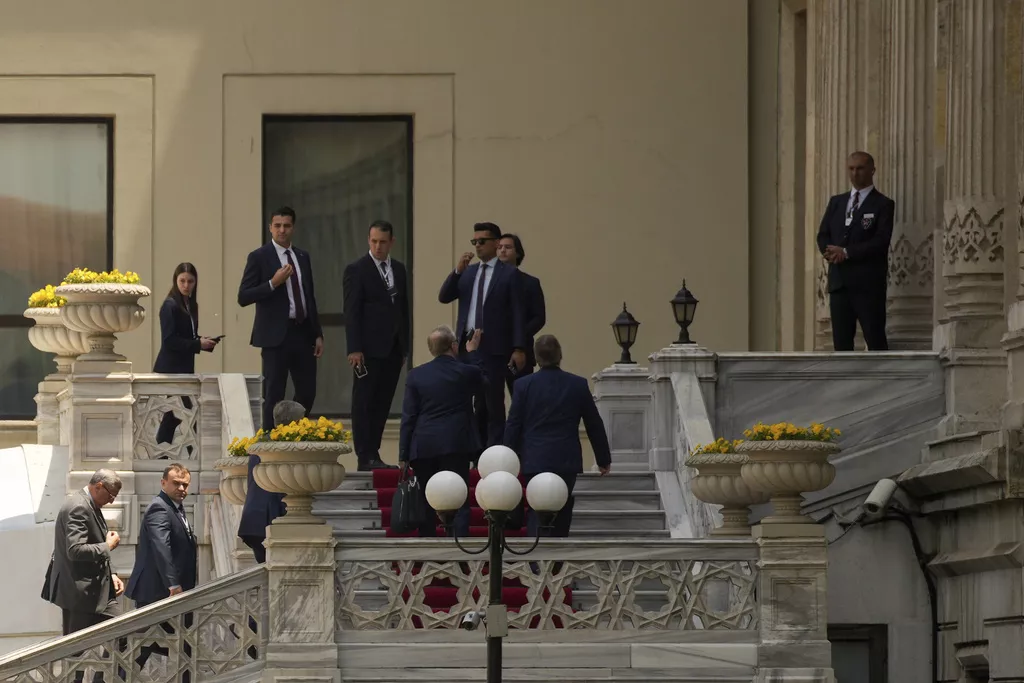 Novi detalji pregovora: Rusija ponudila primirje, Ukrajina traži sastanak lidera