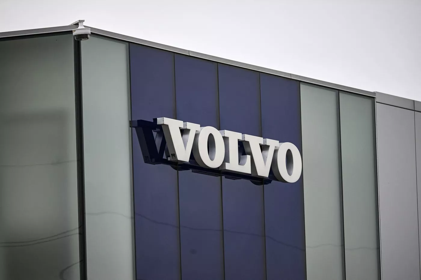 Prodaja kompanije Volvo u maju pala za 12 posto