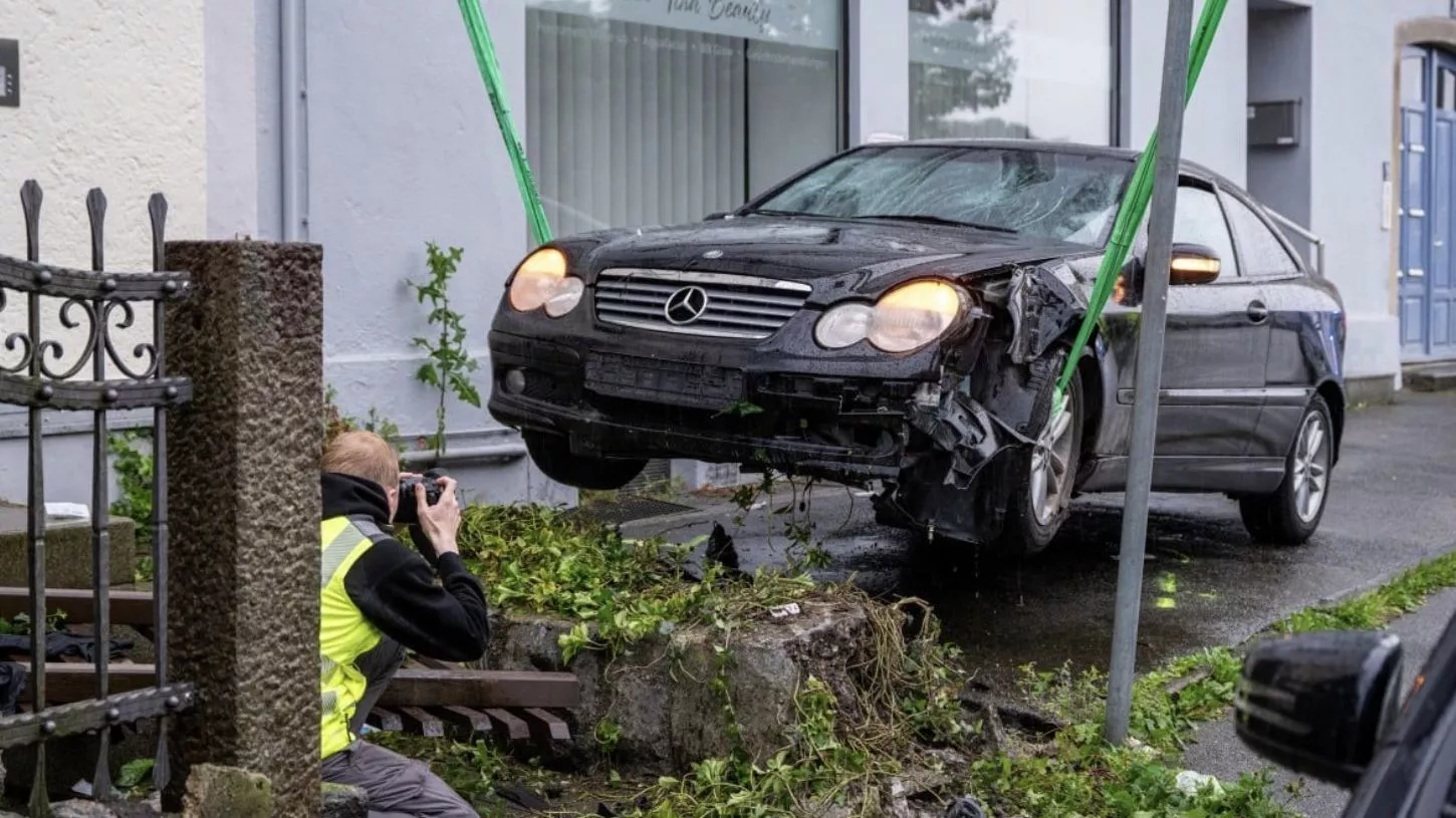 Iračanin se autom zaletio u grupu ljudi u Njemačkoj, pet osoba povrijeđeno