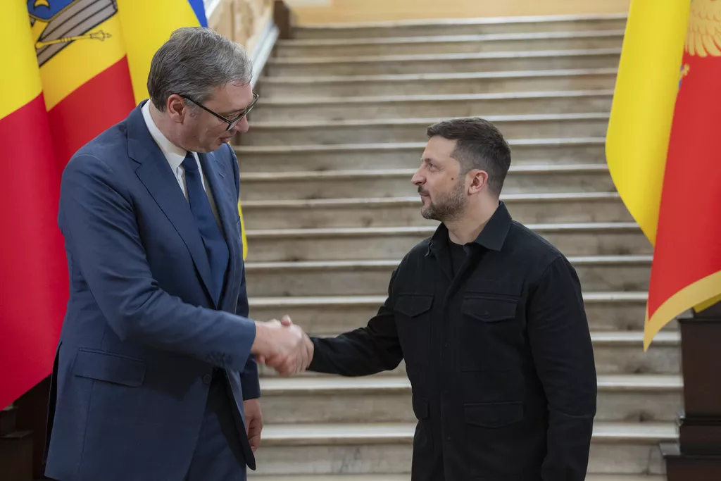 Zelenski zahvalio Vučiću na inicijativi za obnovu ukrajinskih naselja