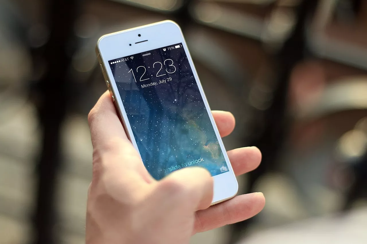 Italija zabranjuje mobitele srednjoškolcima