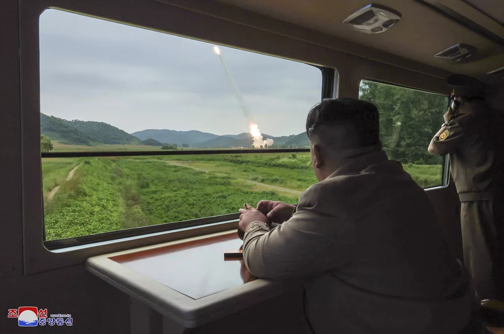 Uprkos zabrani, Sjeverna Koreja ispalila balističke rakete 
