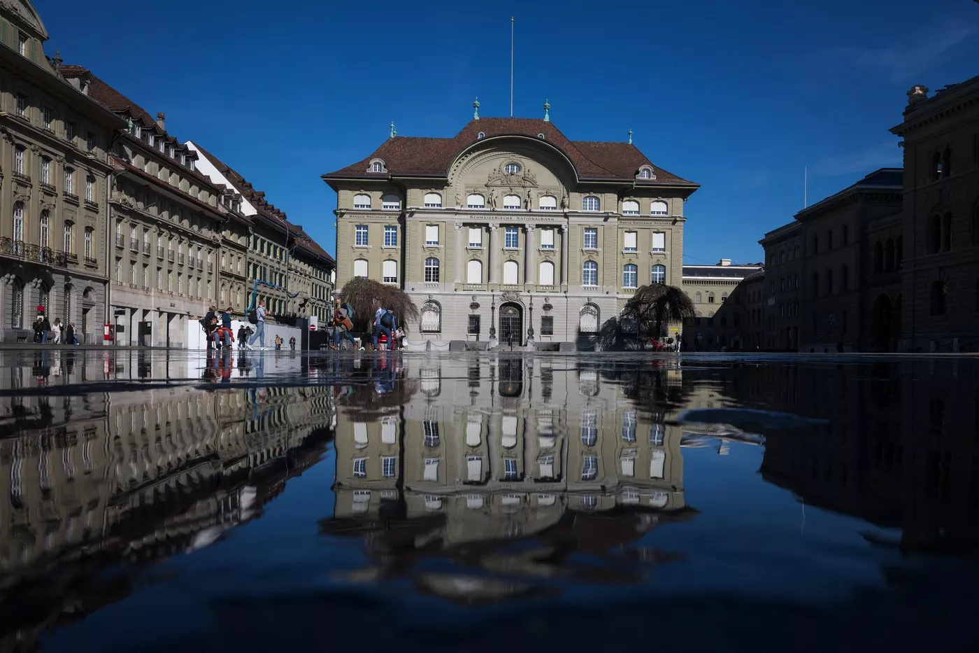 Švicarska centralna banka smanjila kamatnu stopu na nulu kako bi se borila protiv deflacije