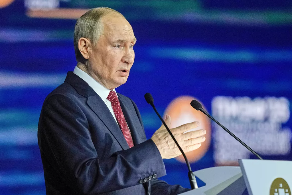 Putin s Foruma: BRIKS postavlja visoke standarde, Rusija želi povećati izvoz nafte i gasa