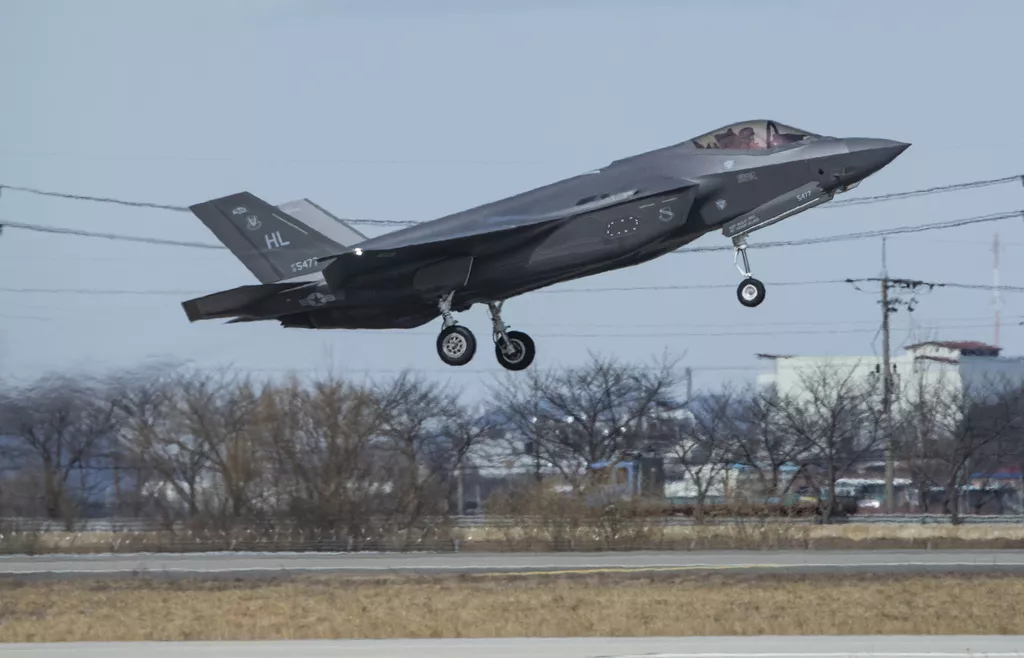 Velika Britanija kupuje 12 aviona F-35A koji mogu nositi atomsko oružje