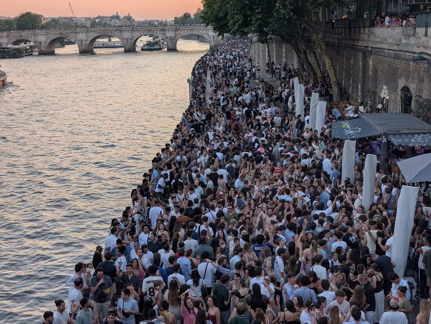 Na muzičkom festivalu u Francuskoj 150 osoba prijavilo ubod špricevima 