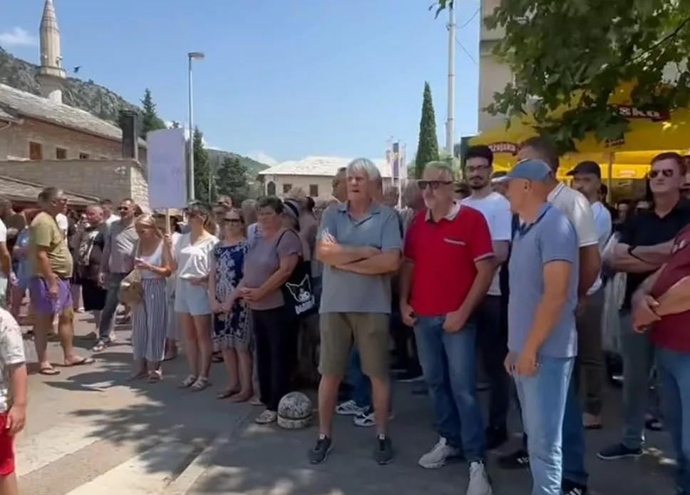 Stolac: Građani blokirali put, traže odgovore