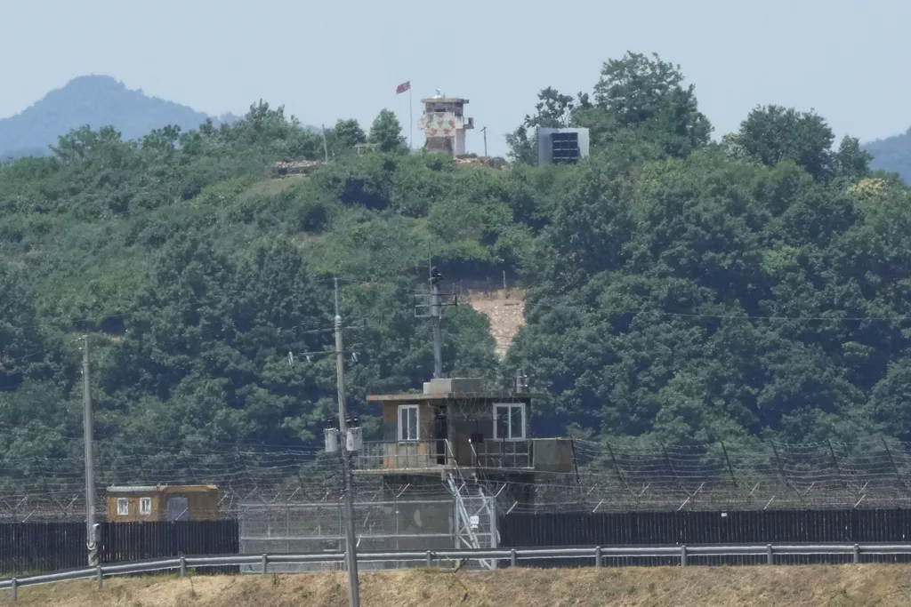 Sjeverna Koreja nastavlja gradnju barijera na granici sa Južnom Korejom