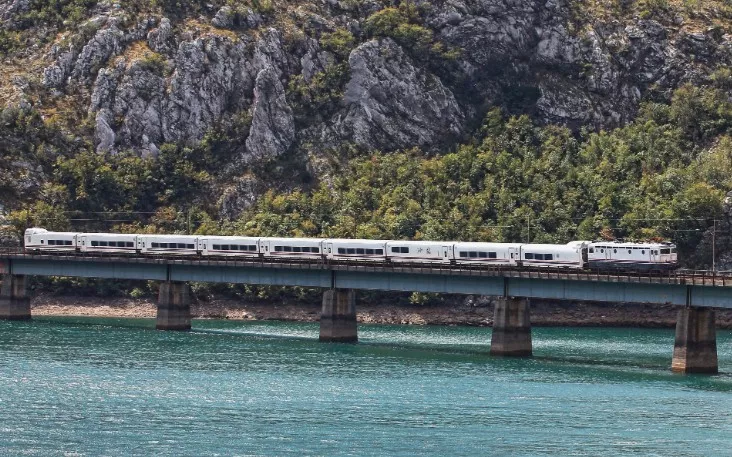 Za dva vikenda vozom Sarajevo - Ploče prevezeno više od 500 putnika