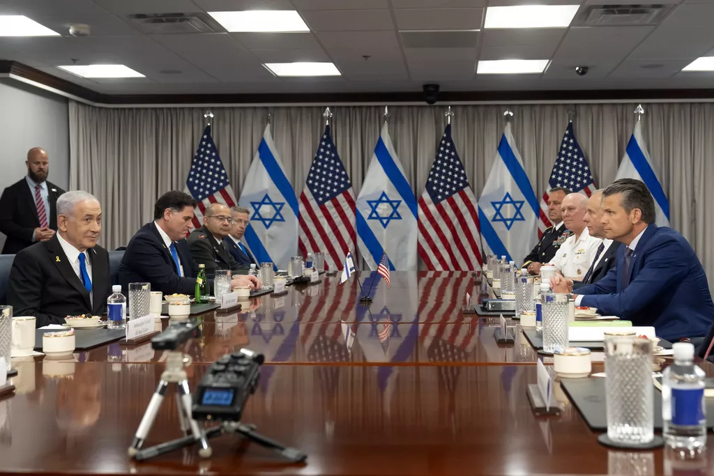 Netanyahu s Hegsethom: "Najprije dolazi snaga, a zatim mir"