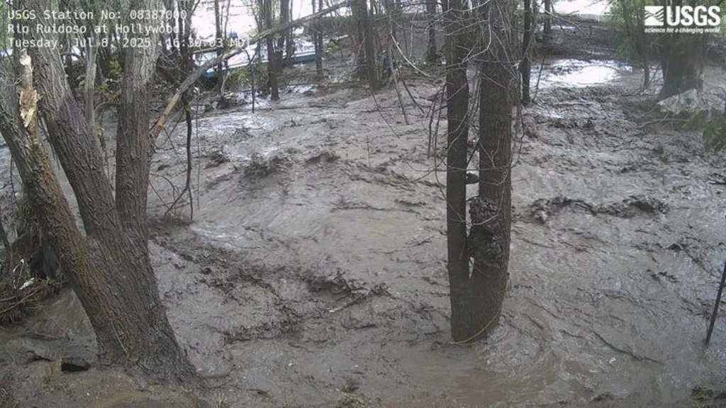 Bujične poplave u SAD odnijele na stotine života