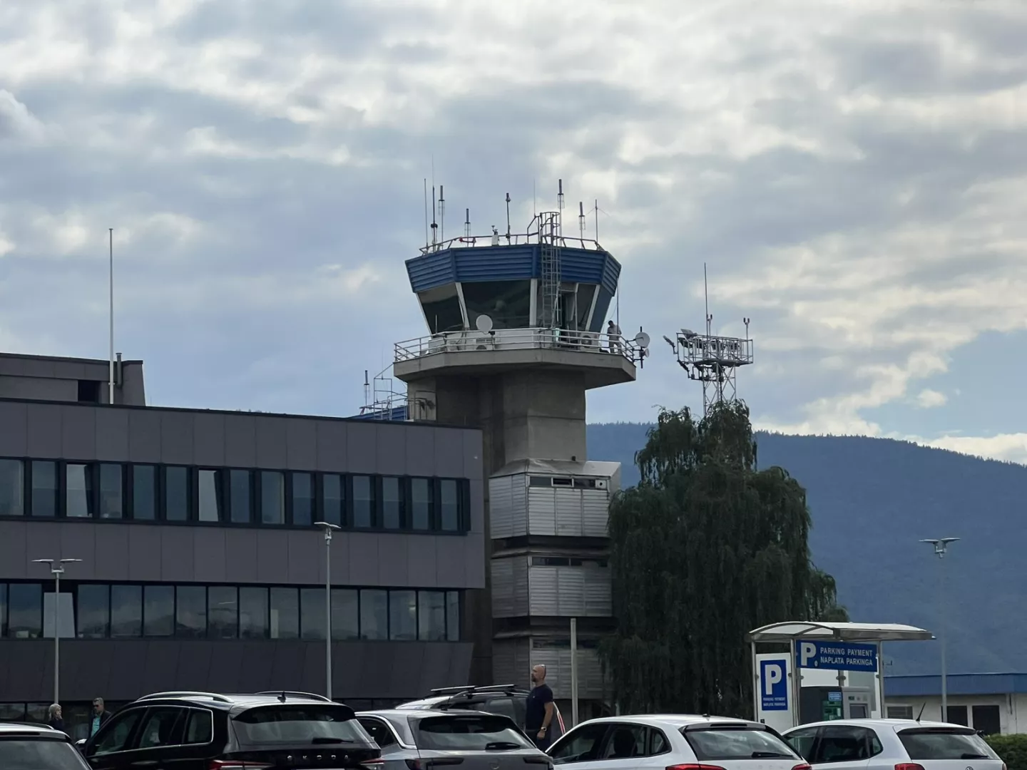 Vlada KS izdvaja tri miliona KM za nove aviolinije