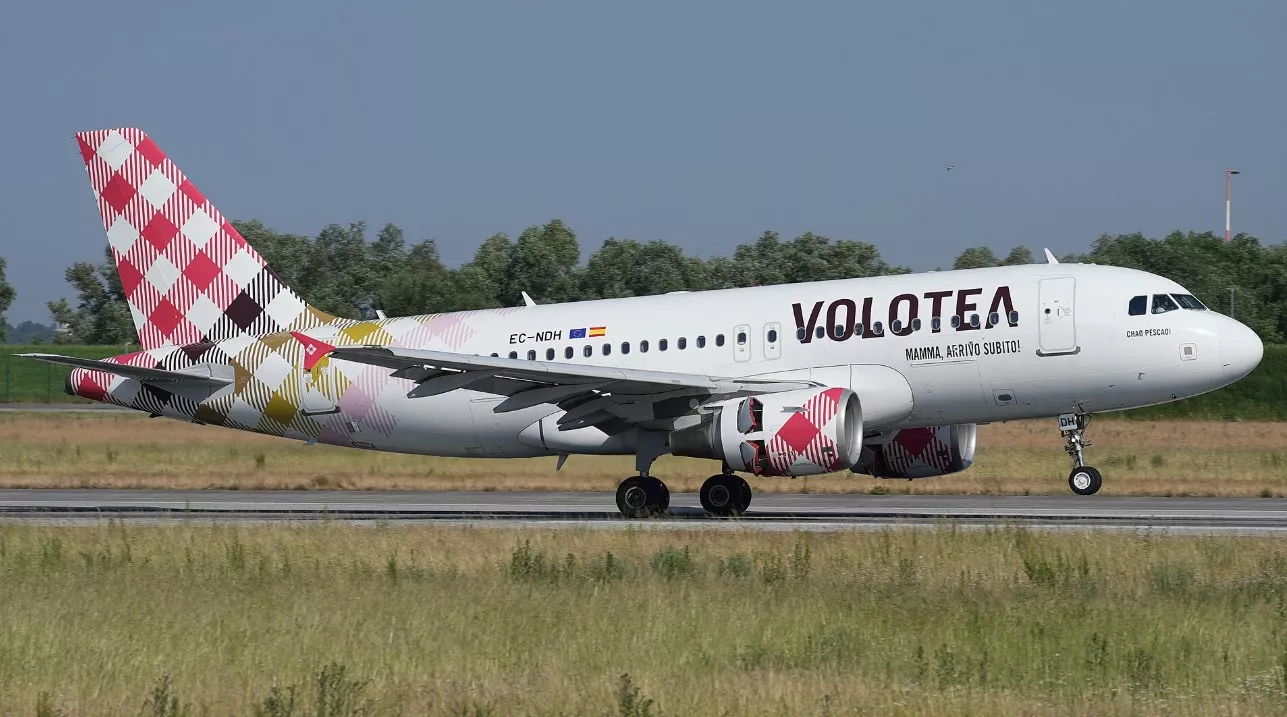 Avion iz Dubrovnika prisilno sletio u Torinu, zapalio mu se motor