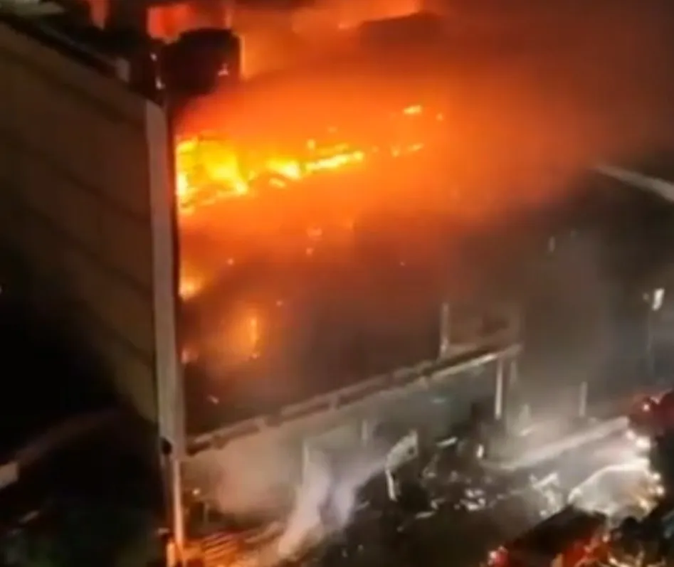 Najmanje 50 mrtvih u požaru u trgovačkom centru u Iraku