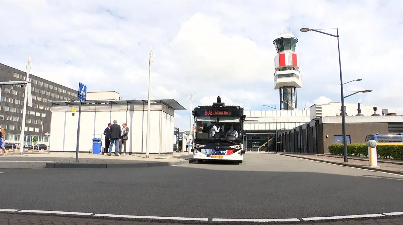 Nizozemska testira prvi autonomni autobus na ruti do aerodroma Rotterdam-Hag