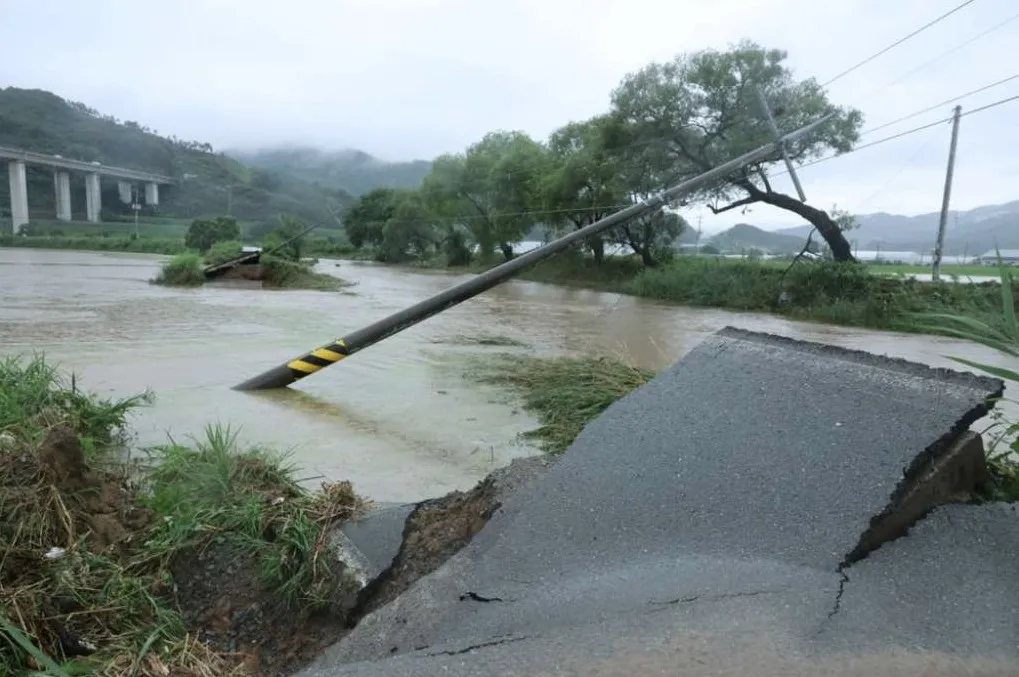 Velike kiše pogađaju Južnu Koreju treći dan zaredom, hiljade ljudi potražilo sklonište