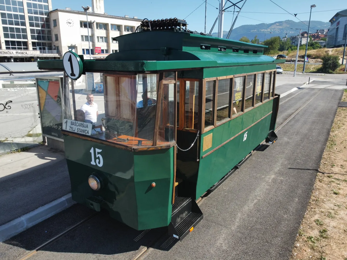 Prvi sarajevski električni tramvaj ponovno na šinama