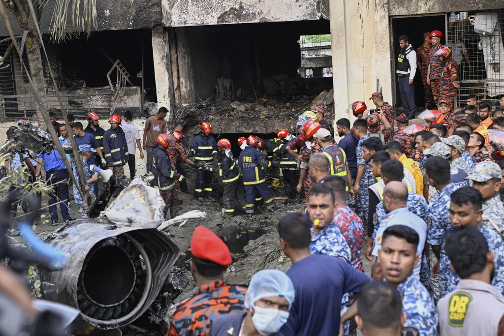 U padu vojnog aviona u Bangladešu stradalo 20 osoba, gotovo 200 povrijeđenih