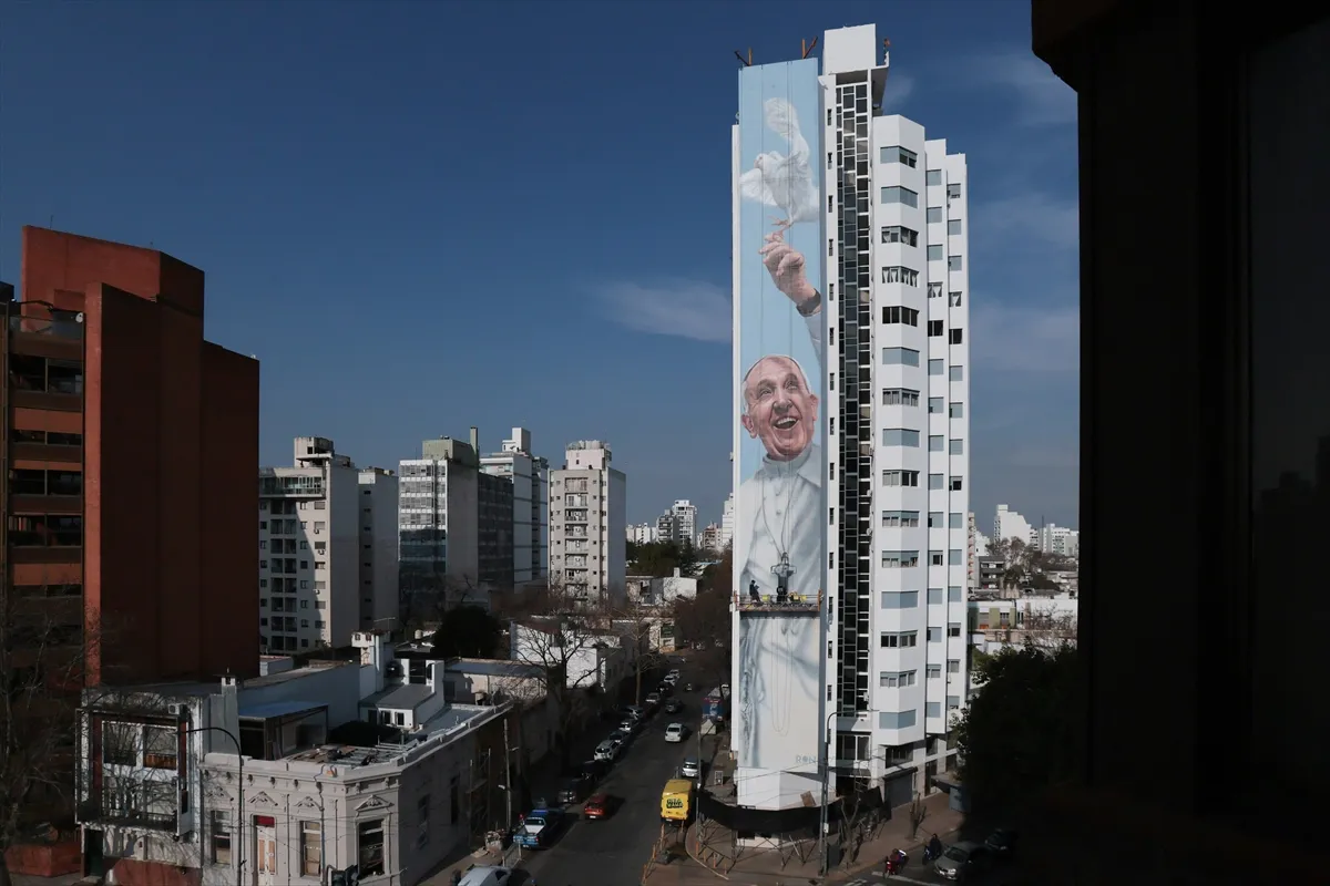 Argentinski umjetnik napravio mural visok 50 metara posvećen papi Franji