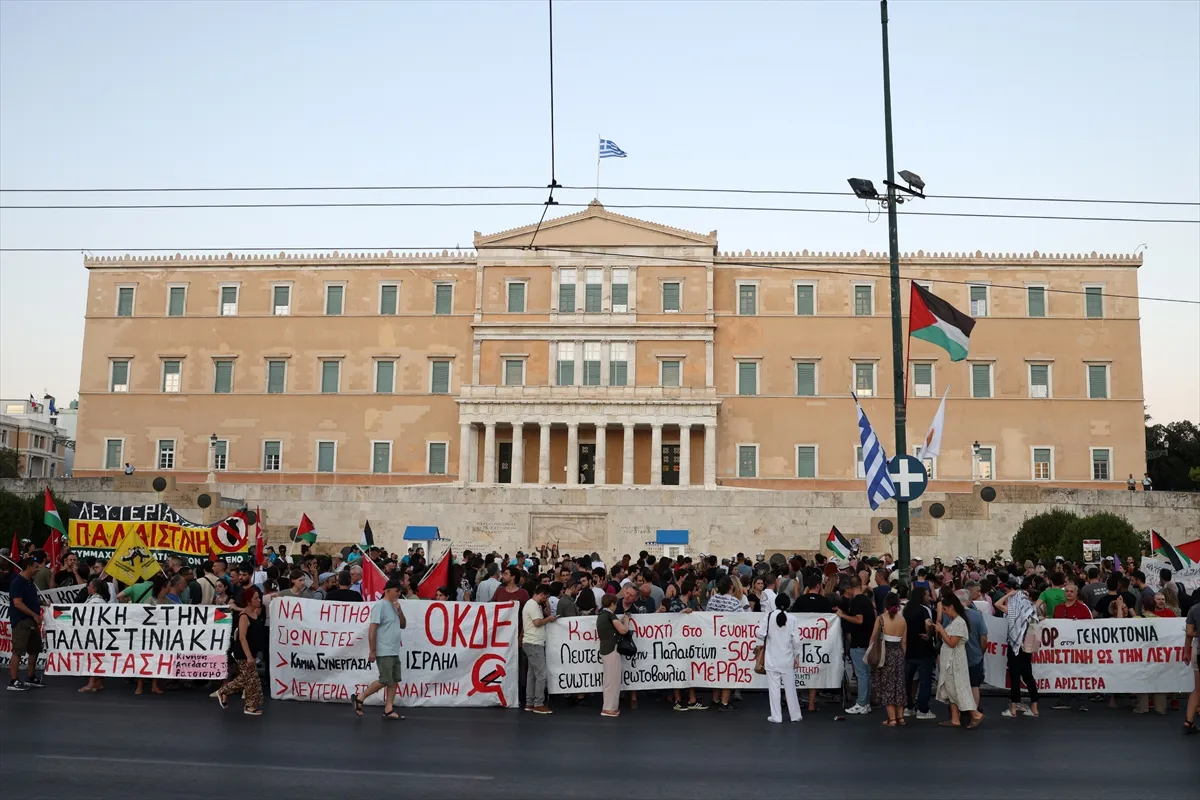 Grci na protestu u Atini osudili napade koje Izrael provodi u Gazi