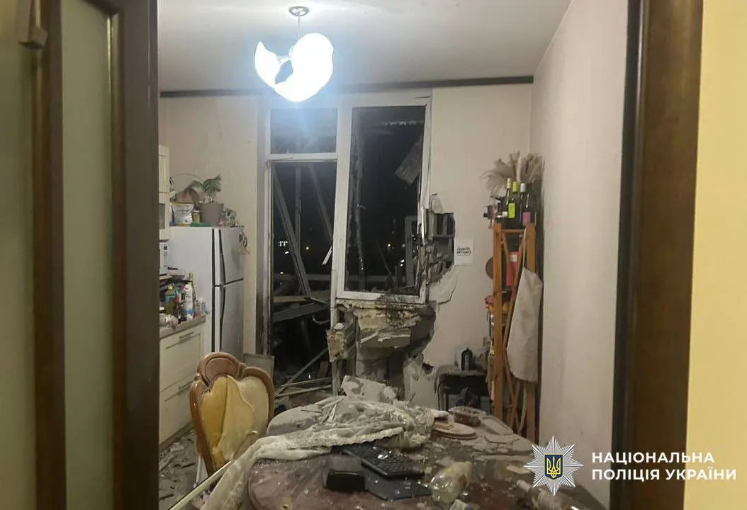 U ruskom zračnom napadu na zgradu u Kijevu povrijeđeno osam osoba