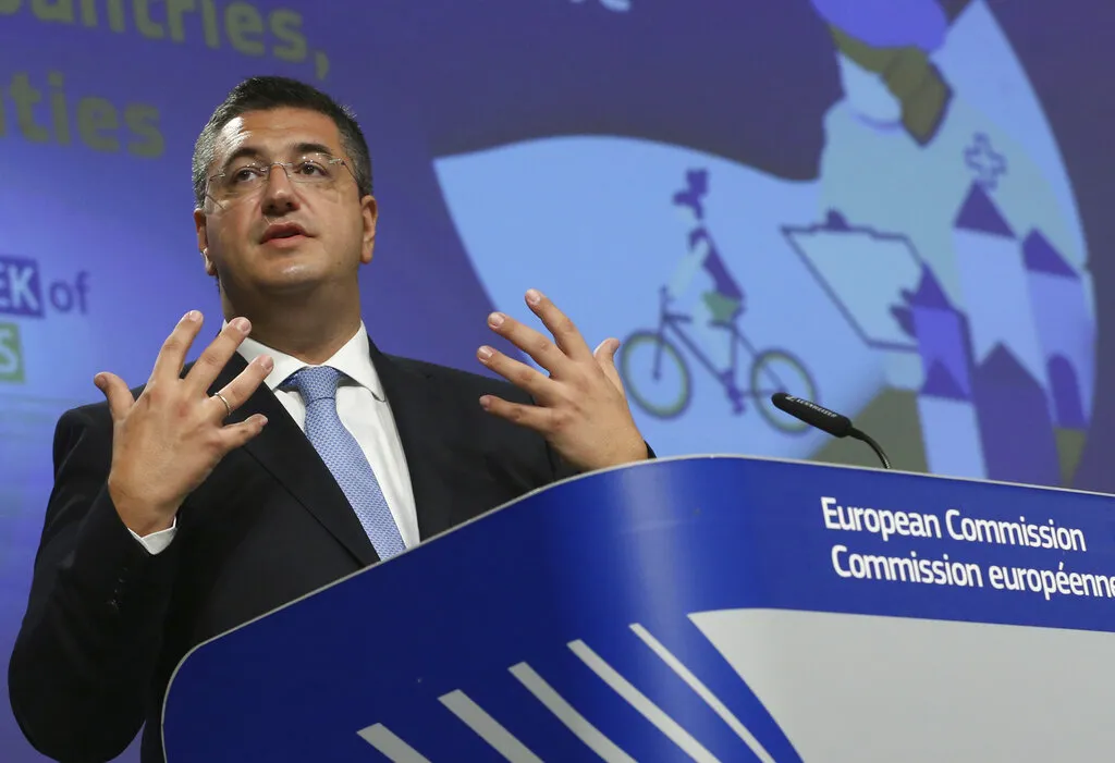 Komesar EU: Brisel u slučaju sukoba s Rusijom ne bi bio u stanju da prebaci vojsku i tehniku