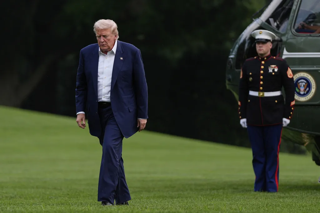 Donald Trump lično intervjuiše kandidate za generale