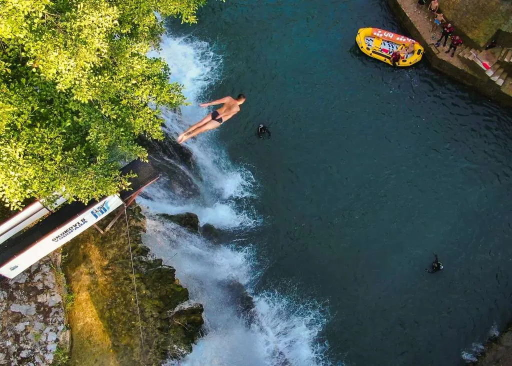 Jajce domaćin Desetih međunarodnih skokova s vodopada: Spektakl adrenalina, tradicije i zabave 8. i 9. augusta