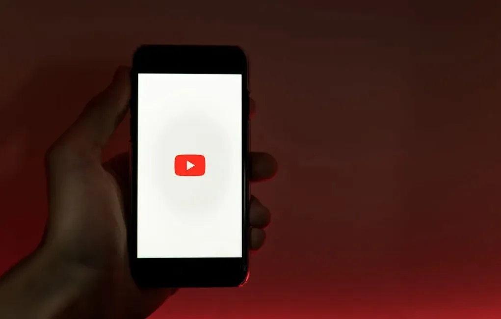 Izvještaj upozorava da se YouTubeovi alati za dezinformacije nekonzistentno primjenjuju širom Evrope