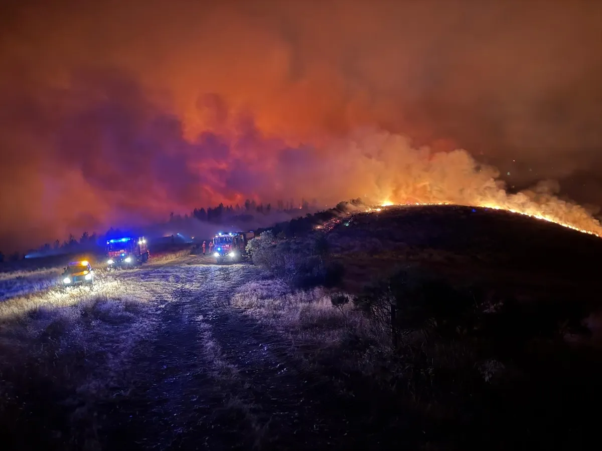 I dalje bjesne požari širom južne Evrope, u Španiji stradao vatrogasac volonter