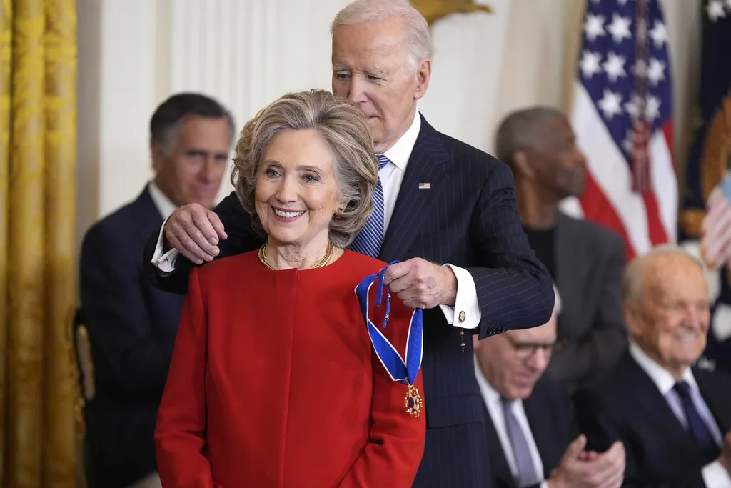 Hillary Clinton pohvalila Trumpa