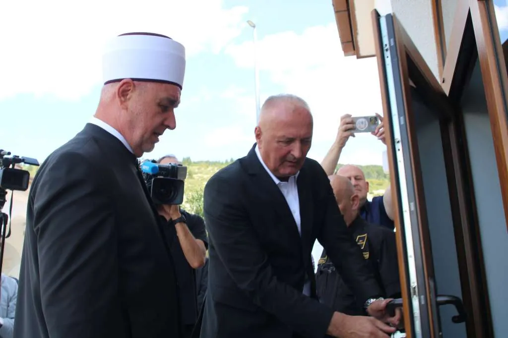 Svečano otvorena džamija u selu Ravno na Kupresu