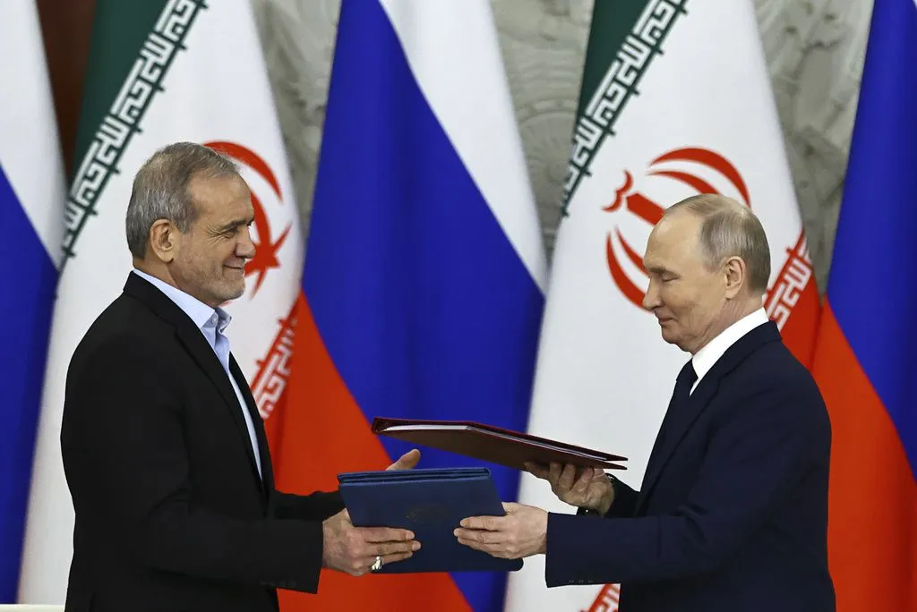 Putin i Pezeshkian razgovarali o nuklearnom programu Irana